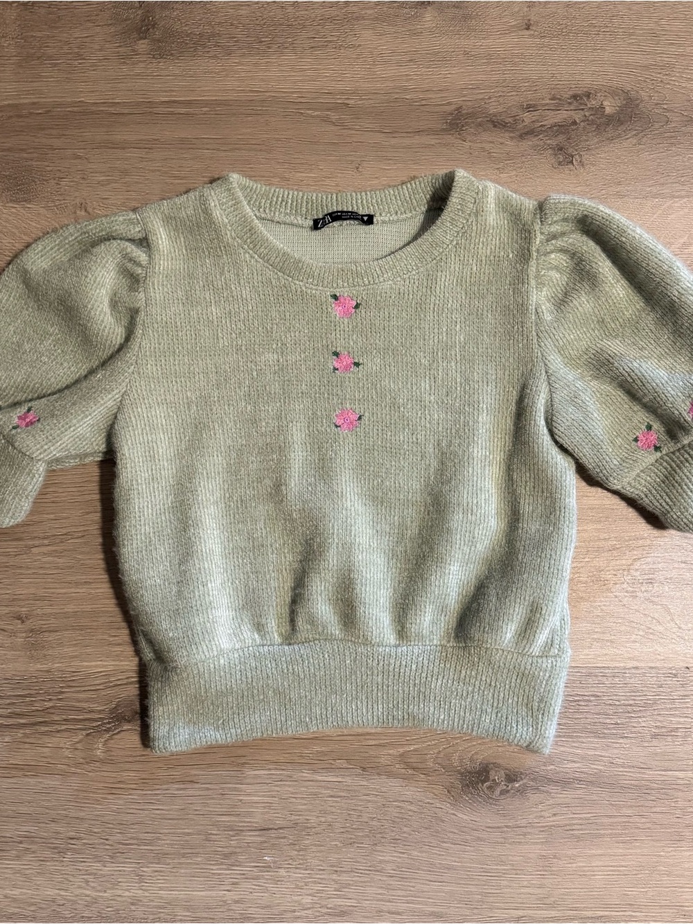 Zara Green Puff-Sleeve Knit Sweater with Pink Floral Embroidery